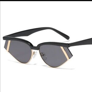 Small Cat Eye Sunglasses. Black and Gold